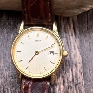 Vintage Citizen Quartz Gold-Tone Brown Leather Strap Wristwatch New Battery